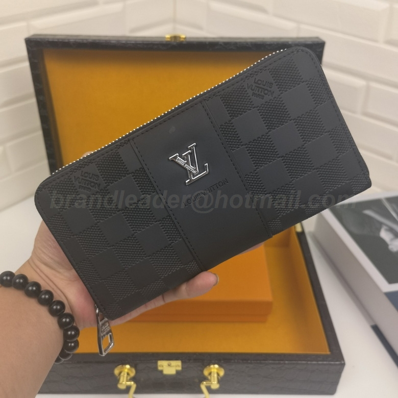 LV Wallets 84